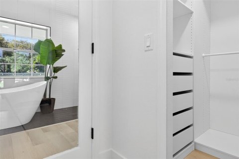 Villa ou maison à louer à Orlando, Floride: 4 chambres, 207.36 m2 № 2149841 - photo 21