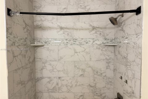 Townhouse in Lauderhill, Florida 2 bedrooms, 120.22 sq.m. № 2000184 - photo 10