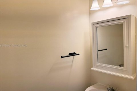 Townhouse in Lauderhill, Florida 2 bedrooms, 120.22 sq.m. № 2000184 - photo 13