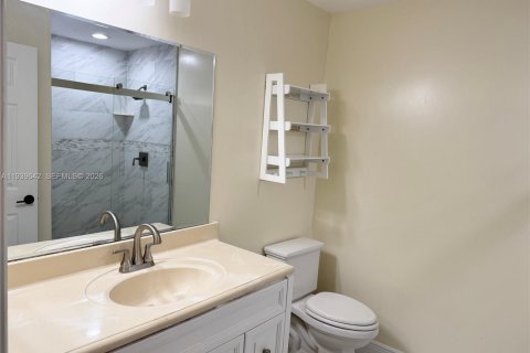 Townhouse in Lauderhill, Florida 2 bedrooms, 120.22 sq.m. № 2000184 - photo 7