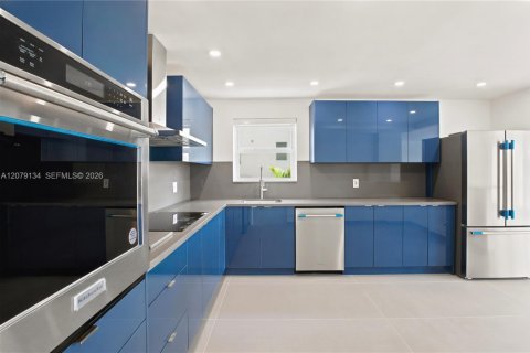 Copropriété à vendre à Bay Harbor Islands, Floride: 2 chambres, 189.99 m2 № 2340214 - photo 18