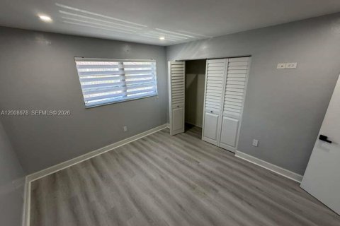 Touwnhouse à vendre à Miami, Floride: 2 chambres, 110.55 m2 № 2170933 - photo 15