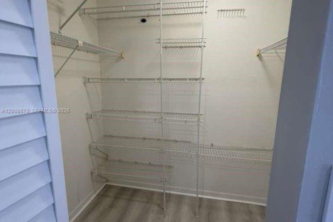 Touwnhouse à vendre à Miami, Floride: 2 chambres, 110.55 m2 № 2170933 - photo 8