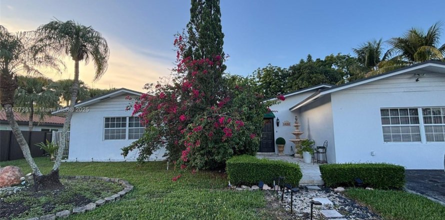 Casa en Miami, Florida 4 dormitorios, 231.79 m2 № 1821920
