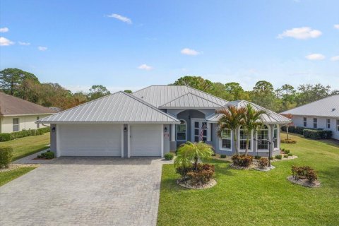 House in Vero Beach, Florida 3 bedrooms, 247.12 sq.m. № 2083147
