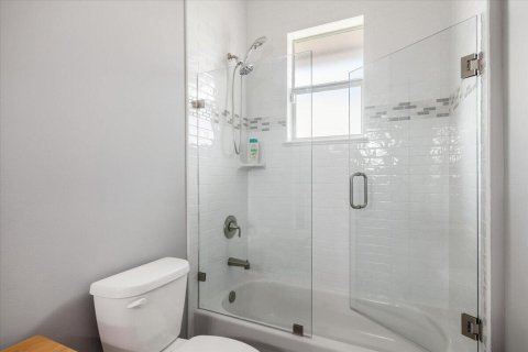 House in Vero Beach, Florida 3 bedrooms, 247.12 sq.m. № 2083147 - photo 24