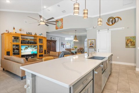 House in Vero Beach, Florida 3 bedrooms, 247.12 sq.m. № 2083147 - photo 7