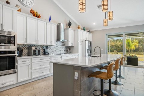 House in Vero Beach, Florida 3 bedrooms, 247.12 sq.m. № 2083147 - photo 8