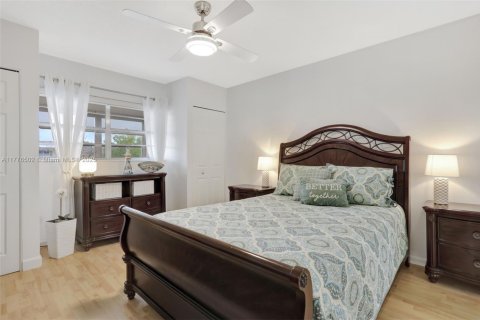 Condo in Lauderdale Lakes, Florida, 1 bedroom  № 1693484 - photo 26