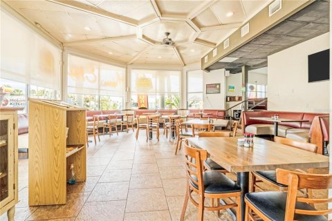 Commercial property in Daytona Beach, Florida № 1737282 - photo 4