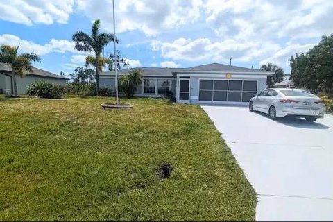 Villa ou maison à Port Charlotte, Floride 3 chambres, 110.74 m2 № 2413671