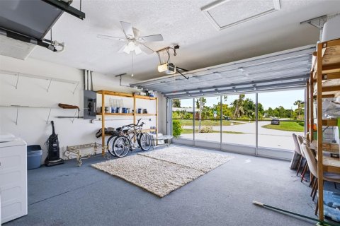 House in Port Charlotte, Florida 3 bedrooms, 110.74 sq.m. № 2413671 - photo 28