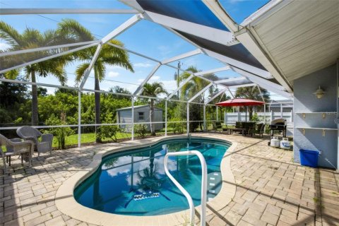 House in Port Charlotte, Florida 3 bedrooms, 110.74 sq.m. № 2413671 - photo 25