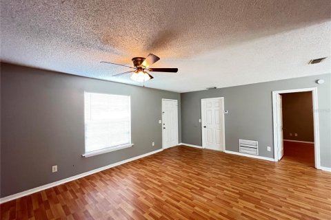 Casa en alquiler en Minneola, Florida, 3 dormitorios, 104.33 m2 № 1815857 - foto 11