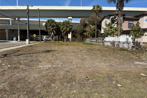 Terreno en venta en Tampa, Florida № 2118279 - foto 2