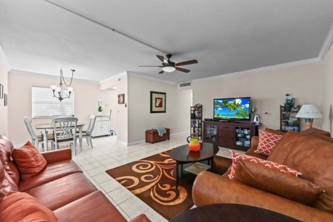 Condo in Delray Beach, Florida, 2 bedrooms № 2083038 - photo 7