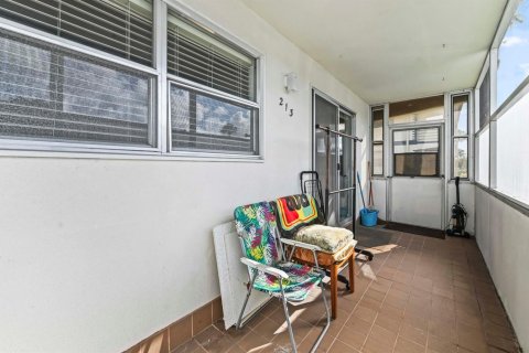 Condo in Delray Beach, Florida, 2 bedrooms № 2083038 - photo 23