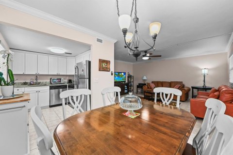 Condo in Delray Beach, Florida, 2 bedrooms № 2083038 - photo 10