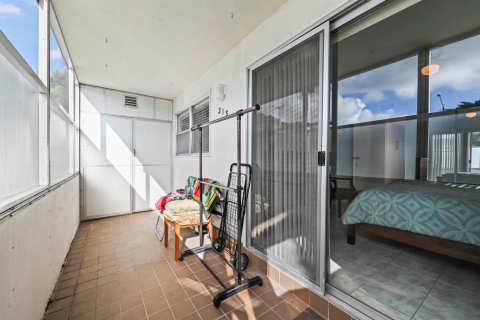Condo in Delray Beach, Florida, 2 bedrooms № 2083038 - photo 22