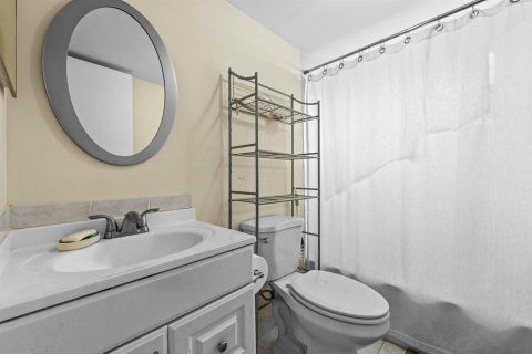 Condo in Delray Beach, Florida, 2 bedrooms № 2083038 - photo 15