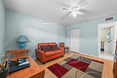 Condo in Delray Beach, Florida, 2 bedrooms № 2083038 - photo 17