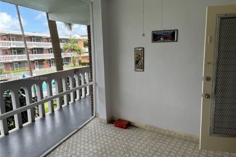 Copropriété à vendre à Hallandale Beach, Floride: 1 chambre, 68.38 m2 № 1985441 - photo 8