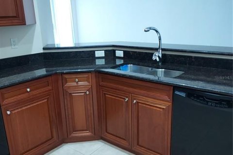 Condominio en alquiler en Punta Gorda, Florida, 2 dormitorios, 139.35 m2 № 1904388 - foto 5