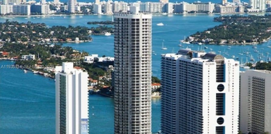 Condo à Miami, Floride, 1 chambre  № 1994695