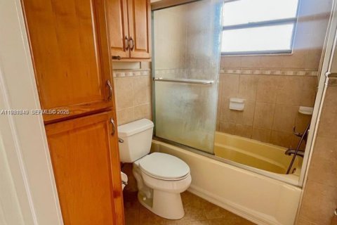 Снять в аренду кондоминиум в Хайалиа, Флорида 3 спальни, 124.49м2, № 2045534 - фото 7