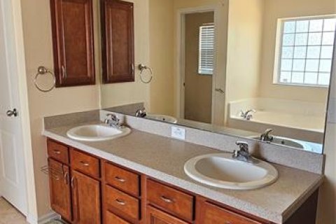 House in Eustis, Florida 4 bedrooms, 280.84 sq.m. № 2229854 - photo 10