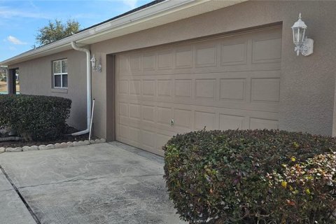 House in Eustis, Florida 4 bedrooms, 280.84 sq.m. № 2229854 - photo 2