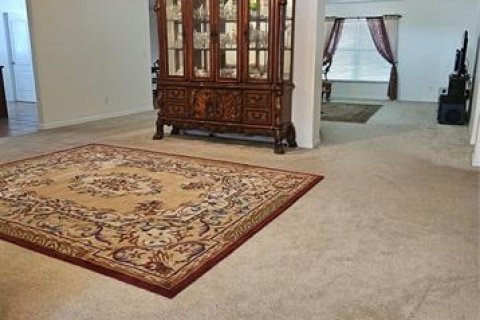 House in Eustis, Florida 4 bedrooms, 280.84 sq.m. № 2229854 - photo 4