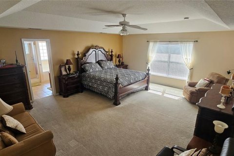 House in Eustis, Florida 4 bedrooms, 280.84 sq.m. № 2229854 - photo 8