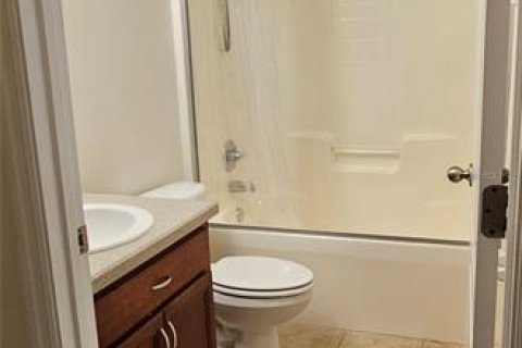 House in Eustis, Florida 4 bedrooms, 280.84 sq.m. № 2229854 - photo 14