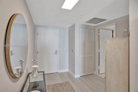 Condominio en venta en Sunny Isles Beach, Florida, 3 dormitorios, 141.58 m2 № 2055519 - foto 15