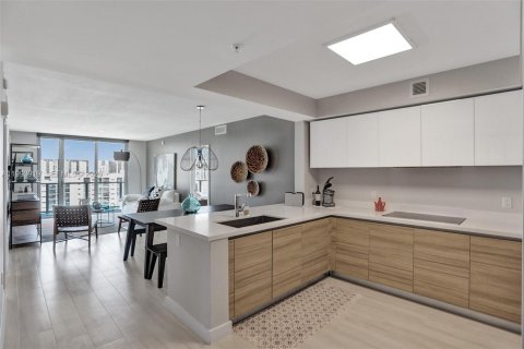 Condominio en venta en Sunny Isles Beach, Florida, 3 dormitorios, 141.58 m2 № 2055519 - foto 16