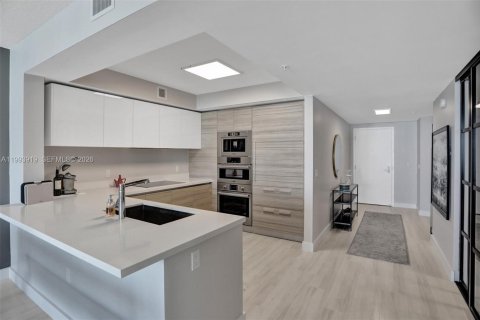 Condominio en venta en Sunny Isles Beach, Florida, 3 dormitorios, 141.58 m2 № 2055519 - foto 2