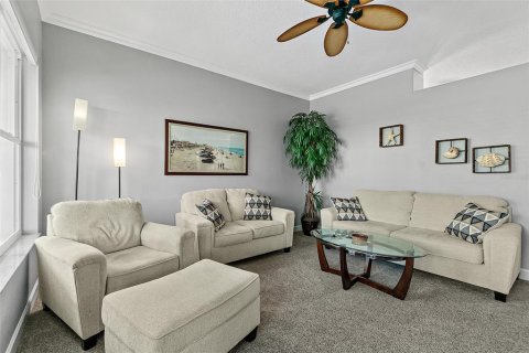 House in Daytona Beach Shores, Florida 3 bedrooms, 166.57 sq.m. № 1886506 - photo 6