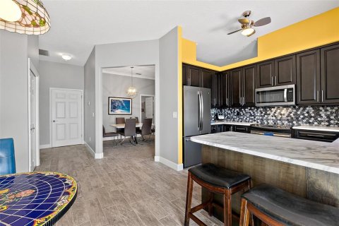 House in Daytona Beach Shores, Florida 3 bedrooms, 166.57 sq.m. № 1886506 - photo 11