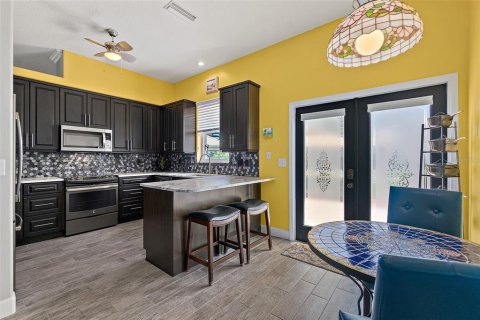 House in Daytona Beach Shores, Florida 3 bedrooms, 166.57 sq.m. № 1886506 - photo 12