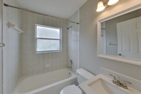 Casa en alquiler en Orlando, Florida, 3 dormitorios, 130.81 m2 № 1912765 - foto 13