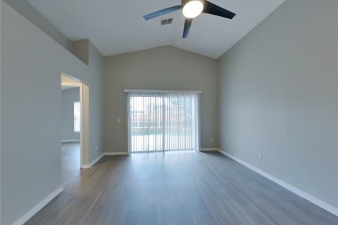 Casa en alquiler en Orlando, Florida, 3 dormitorios, 130.81 m2 № 1912765 - foto 2