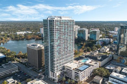 Condominio en venta en Orlando, Florida, 2 dormitorios, 117.8 m2 № 1535095 - foto 2