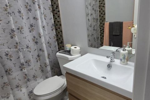 Condominio en venta en Hallandale Beach, Florida, 1 dormitorio, 80.82 m2 № 1983390 - foto 15