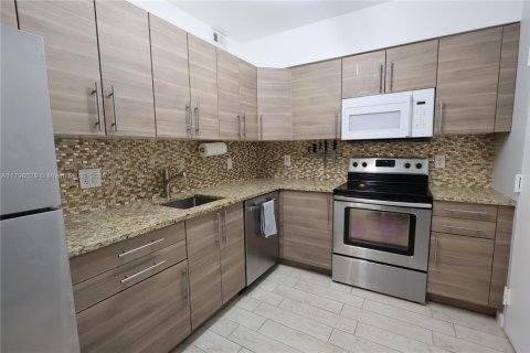 Condominio en venta en Hallandale Beach, Florida, 1 dormitorio, 80.82 m2 № 1983390 - foto 4