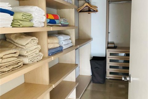 Copropriété à louer à Hallandale Beach, Floride: 3 chambres, 155.61 m2 № 1855382 - photo 13
