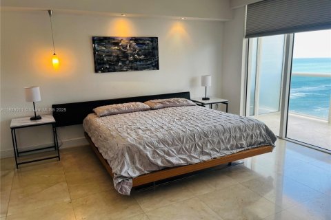 Copropriété à louer à Hallandale Beach, Floride: 3 chambres, 155.61 m2 № 1855382 - photo 11