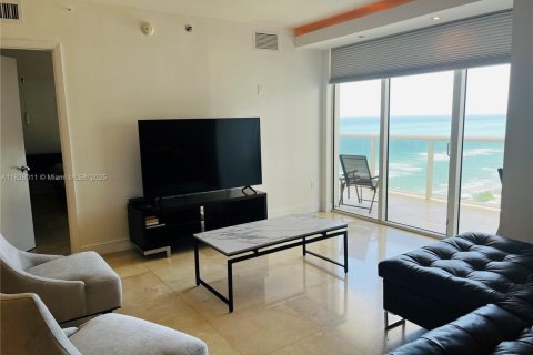 Copropriété à louer à Hallandale Beach, Floride: 3 chambres, 155.61 m2 № 1855382 - photo 4