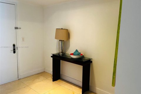 Copropriété à louer à Hallandale Beach, Floride: 3 chambres, 155.61 m2 № 1855382 - photo 2