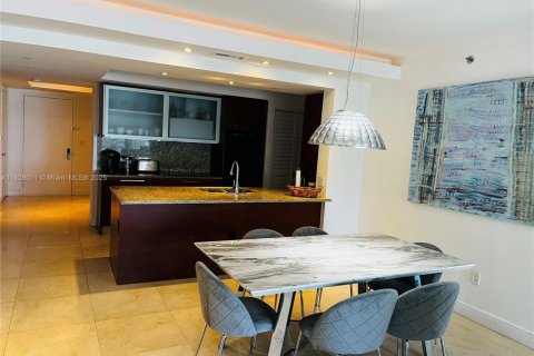 Copropriété à louer à Hallandale Beach, Floride: 3 chambres, 155.61 m2 № 1855382 - photo 3